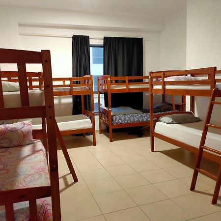 Dxb Backpackers Hostel Дубай Екстериор снимка