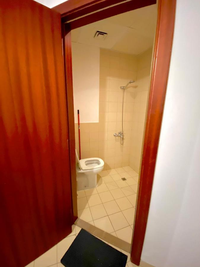 Dxb Backpackers Hostel Дубай Екстериор снимка