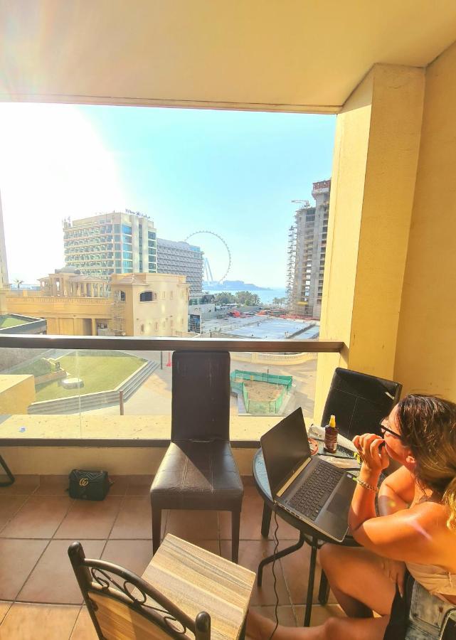 Dxb Backpackers Hostel Дубай Екстериор снимка