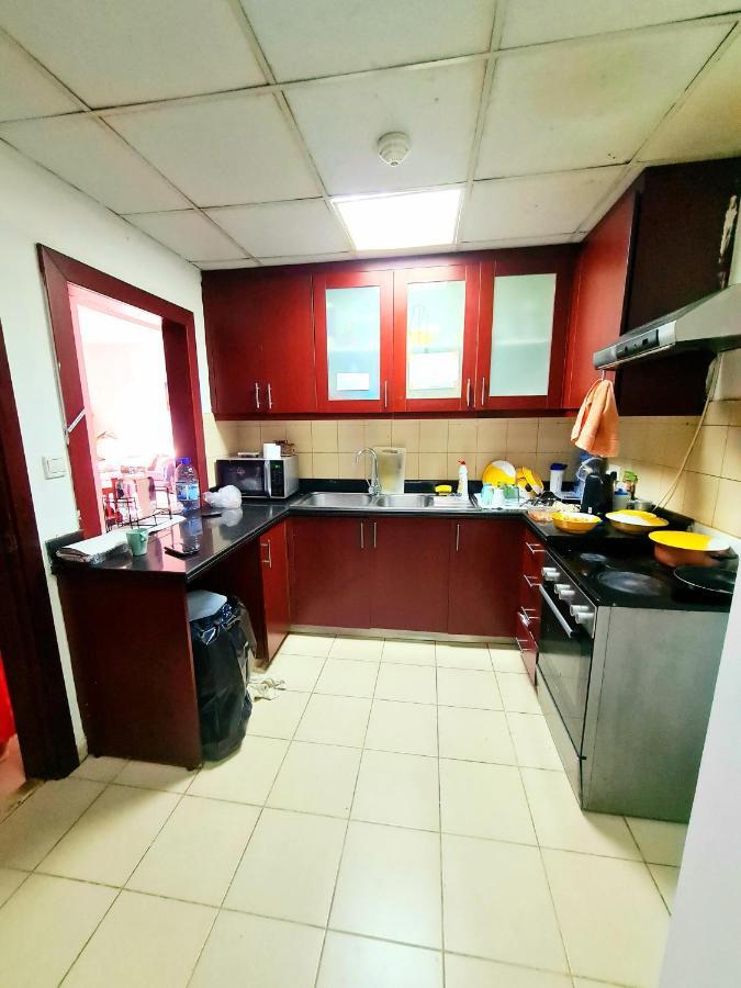 Dxb Backpackers Hostel Дубай Екстериор снимка
