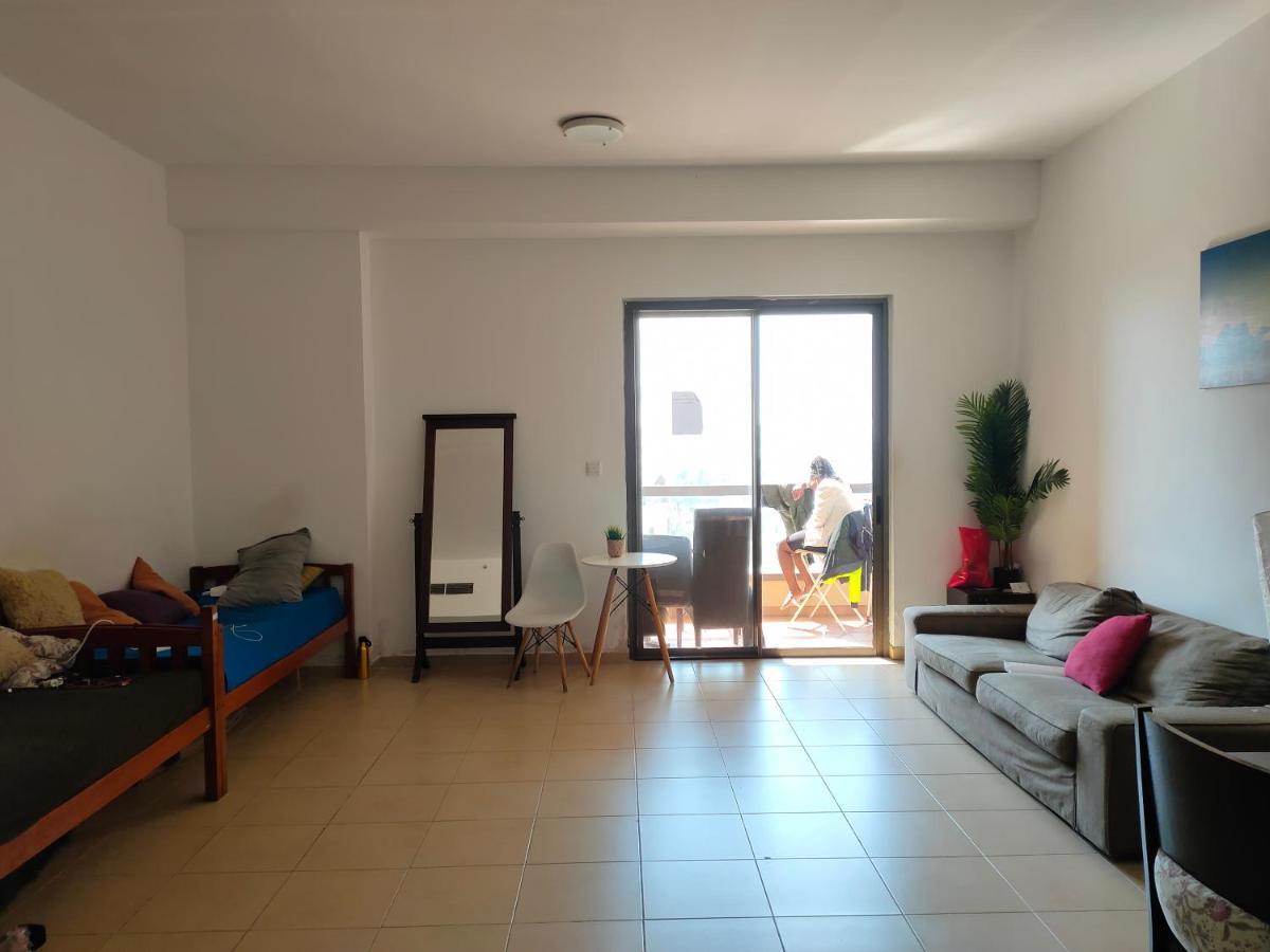 Dxb Backpackers Hostel Дубай Екстериор снимка